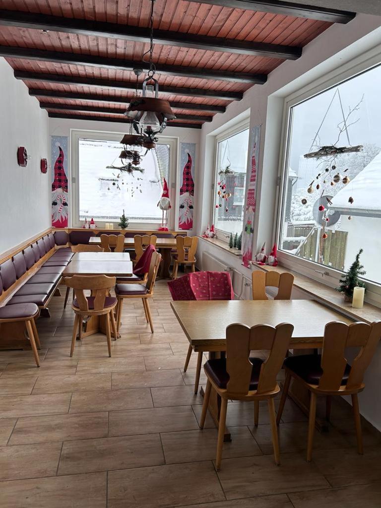 Ferienhaus Astenblick - Ideal Fuer Weihnachtsfeiern Und Familienfeiern Bietet Schlafplaetze Fuer Bis Zu 35 Personen Villa Winterberg Kültér fotó